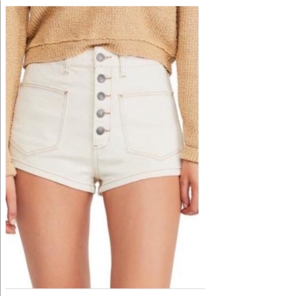 FREE PEOPLE BRIDGETTE CREAM BUTTON-FLY DENIM SHORTS B209-13